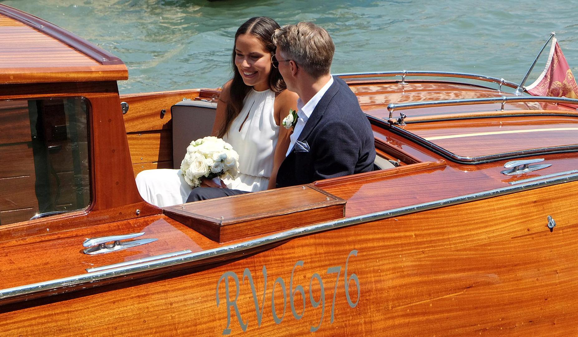Sve su glasnija šuškanja o navodnoj izvanbračnoj aferi Bastiana Schweinsteigera, što je mogla biti kap koja je prelila čašu i dovela do konačne odluke.

