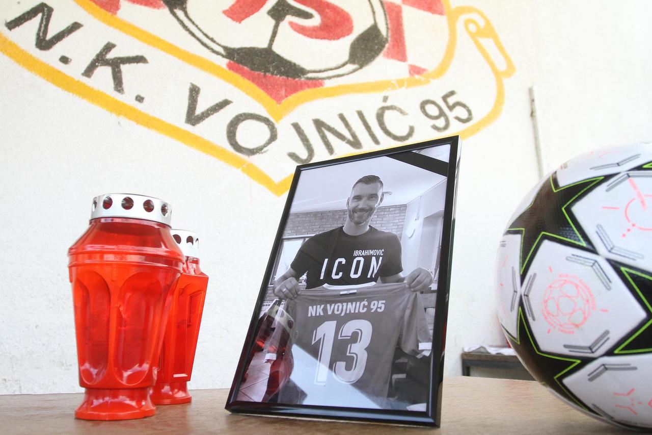 Vojni?: Tuga u NK Vojni? 95 nakon pogibije Nikole Pokriva?a