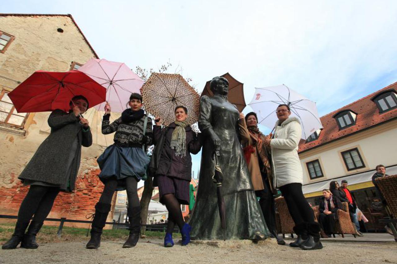 Spomenik Zagorka (1)