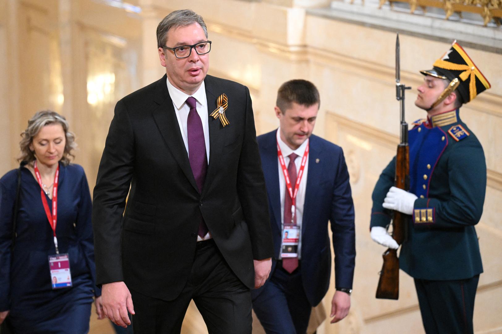 Među okupljenim gostima su brazilski predsjednik Luiz Inácio Lula da Silva i venezuelski predsjednik Nicolas Maduro, zajedno sa srbijanskim predsjednikom Aleksandrom Vučićem i Robertom Ficom, slovačkim premijerom koji je jedini čelnik Europske unije koji putuje u Moskvu. 