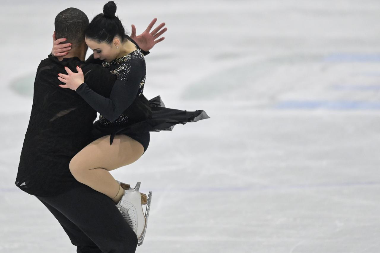 Sisak: 53. Zlatna pirueta Zagreba, kratki program - parovi