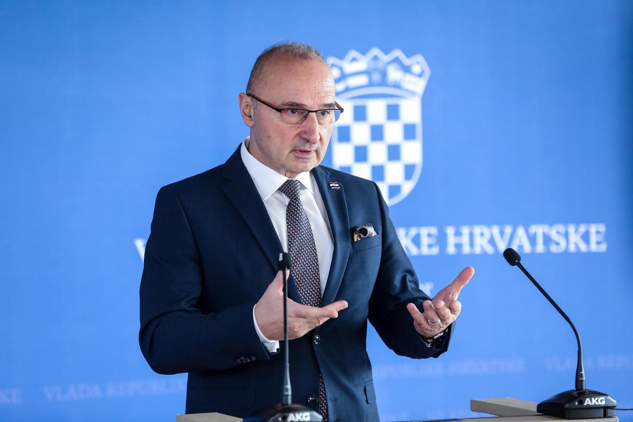 Zagreb: Gordan Grlić Radman dao je izjavu za medije nakon sjednice Vlade RH