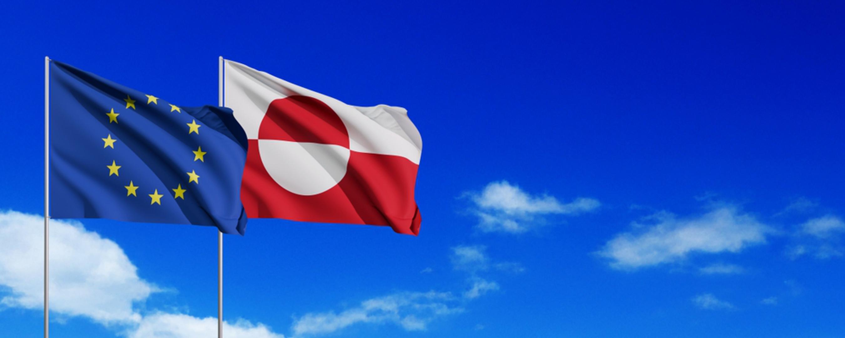 Iako je politički vezan uz Dansku, nije u EU: Grenland je autonomni teritorij unutar Kraljevine Danske. Građani Grenlanda su građani Danske (pa time i EU), ali sam Grenland nije dio Europske unije. To stvara zanimljivu kombinaciju te podrazumijeva europsko državljanstvo, ali arktička politička posebnost.