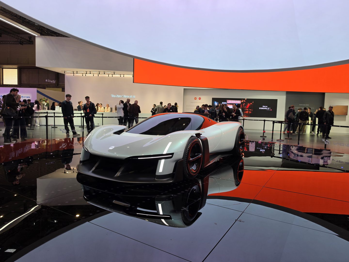 Na MWC-u sajmu u Barceloni vidjeli smo gomilu cool gadgeta, no među najvećim zvijezdama ove godine je superautomobili Xiaomi Vision Gran Turismo.