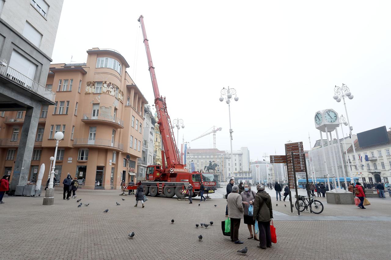 Zagreb: Na glavnom Trgu započela sanacija zgrade poznate po Meštrovićevom reljefu