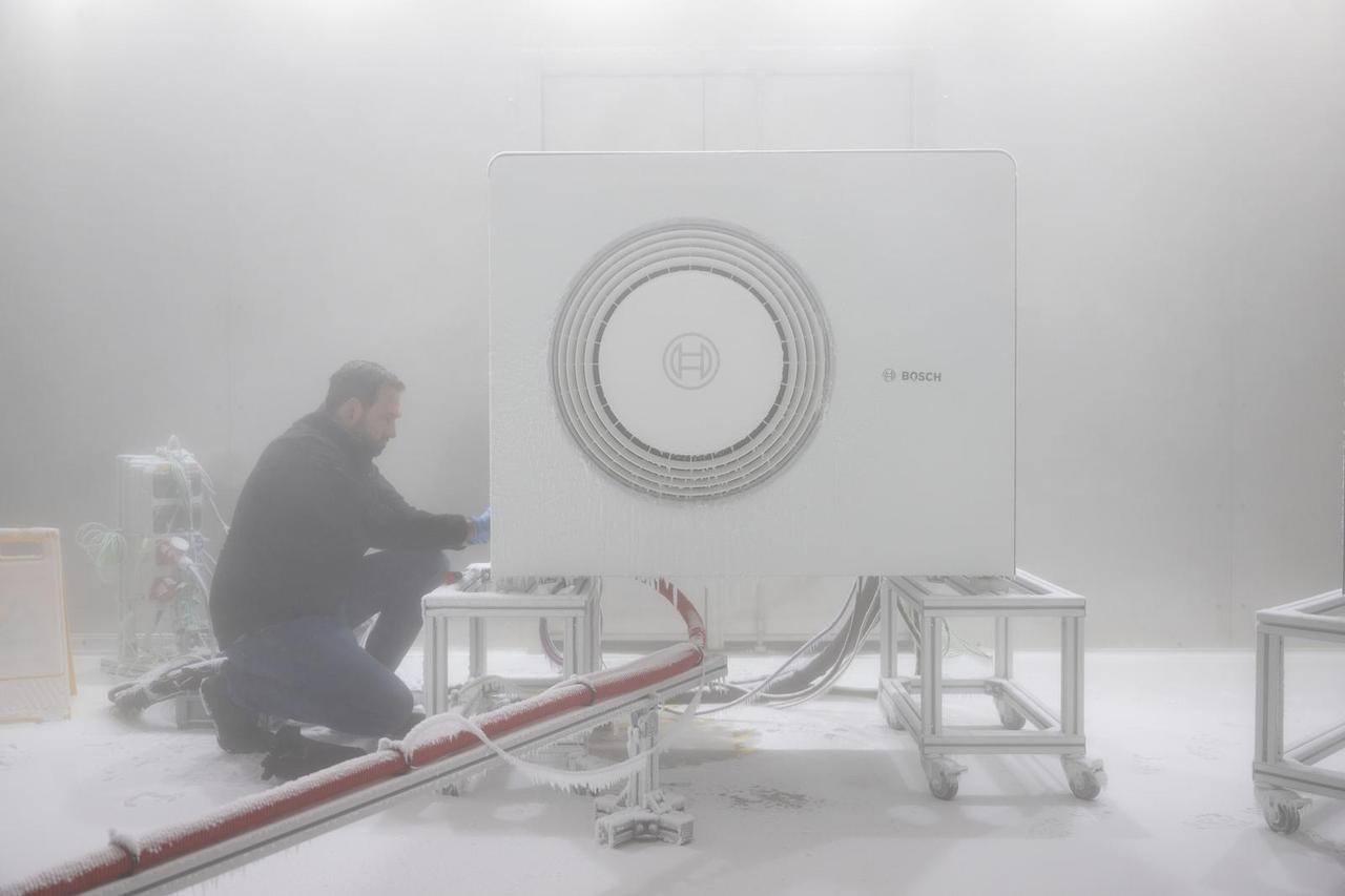 Heat pump in climate chamber at Bosch
