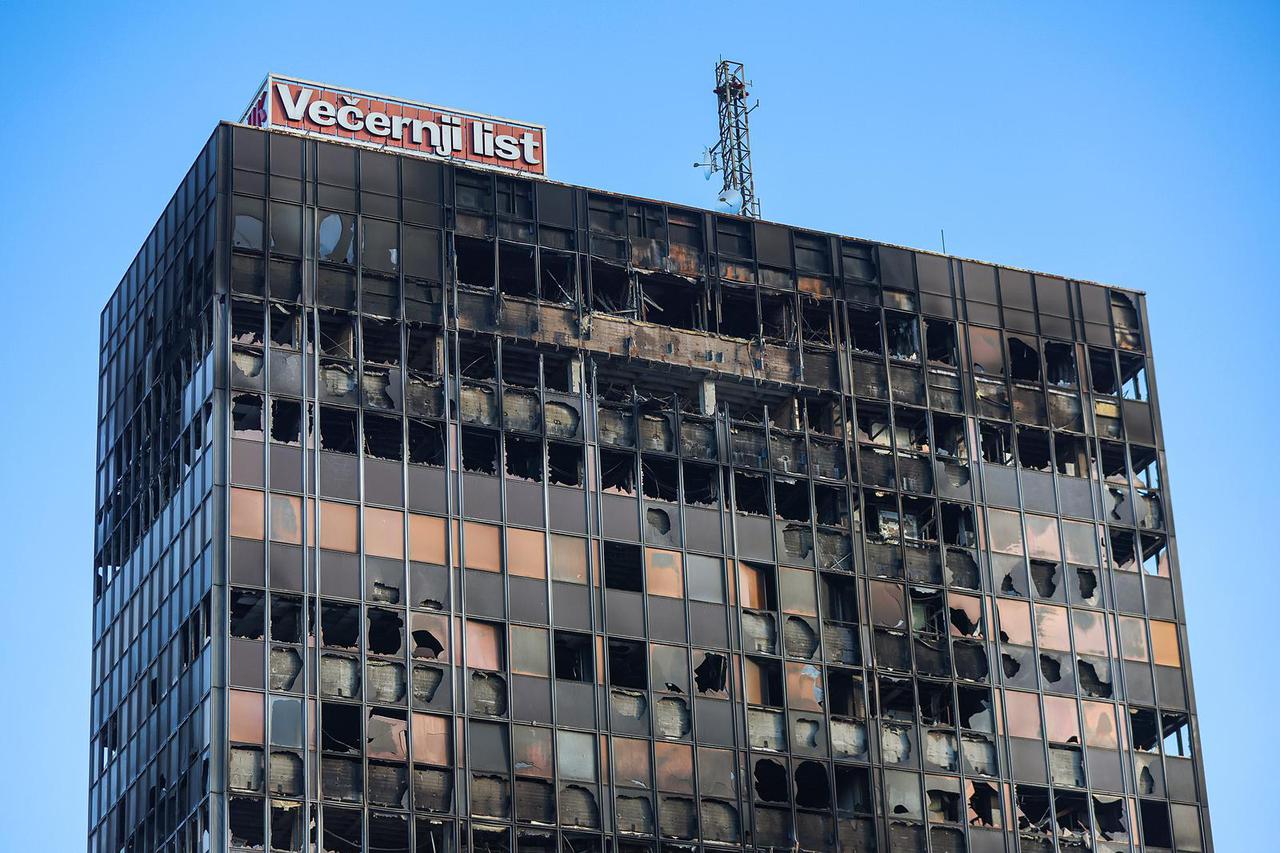 Vjesnikov neboder prekriven snijegom