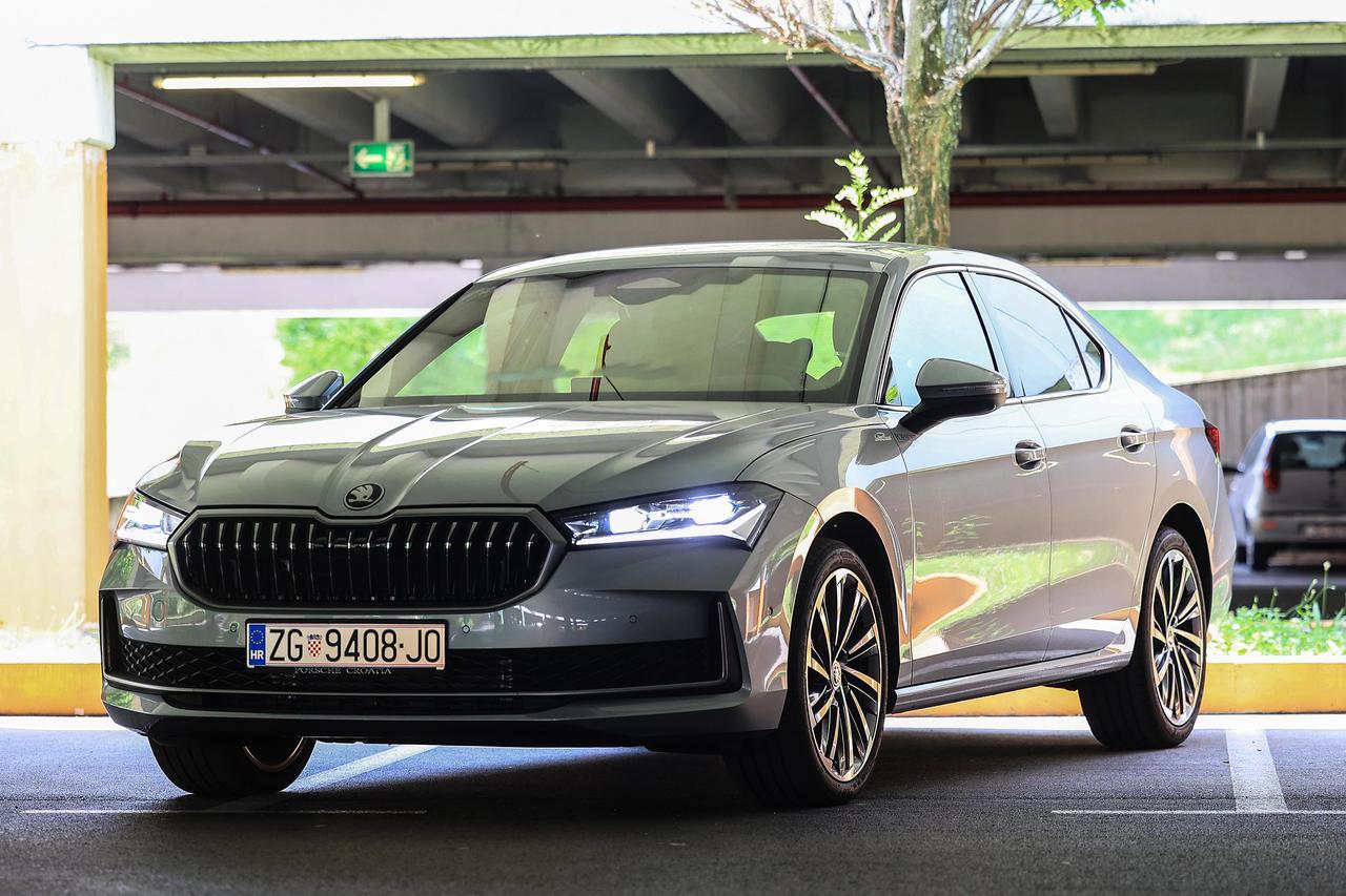 Zagreb: Test automobila Škoda Superb
