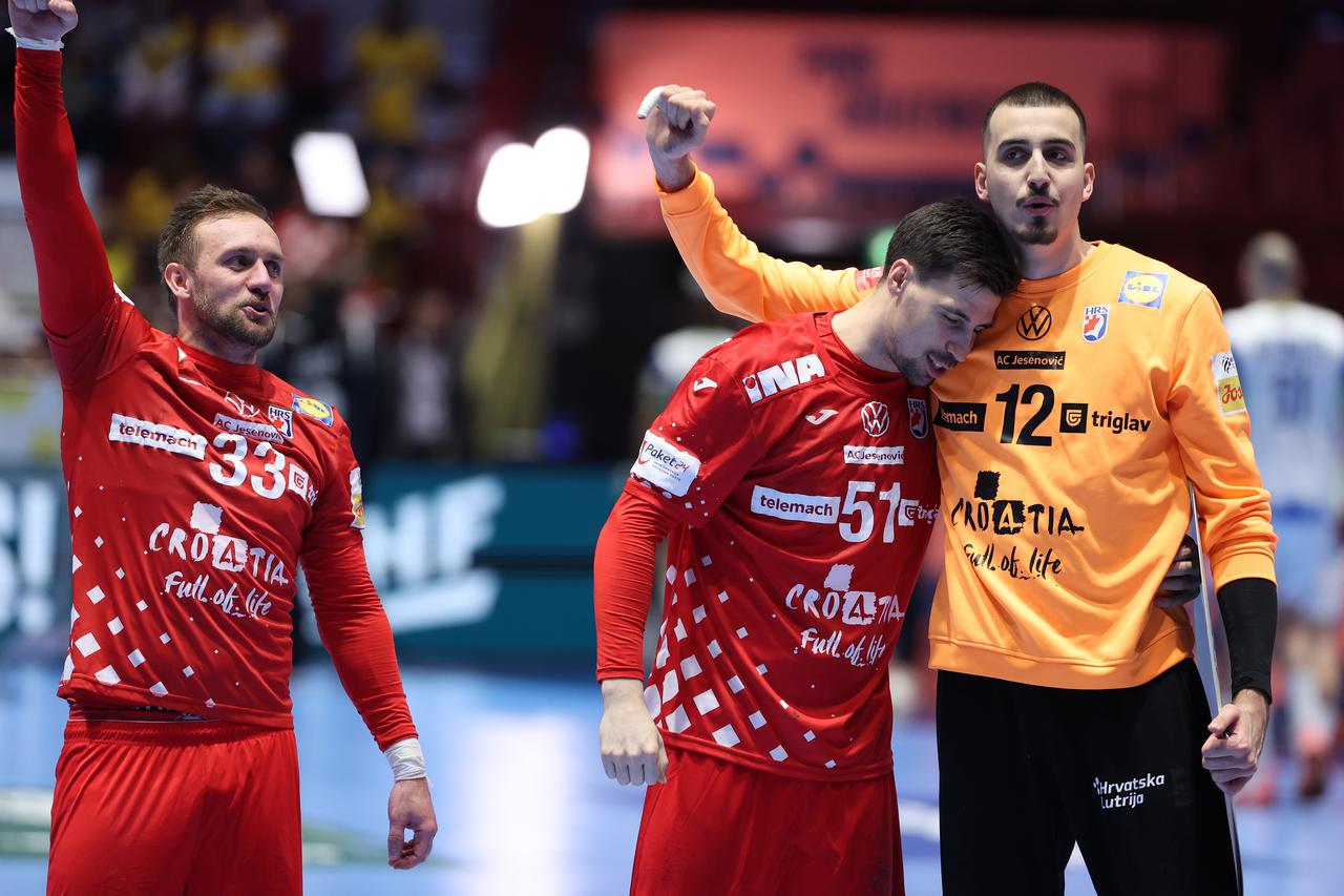 Malmo: Hrvatski rukometaši slave pobjedu u zagrljajima i poljupcima svojih najmilijih