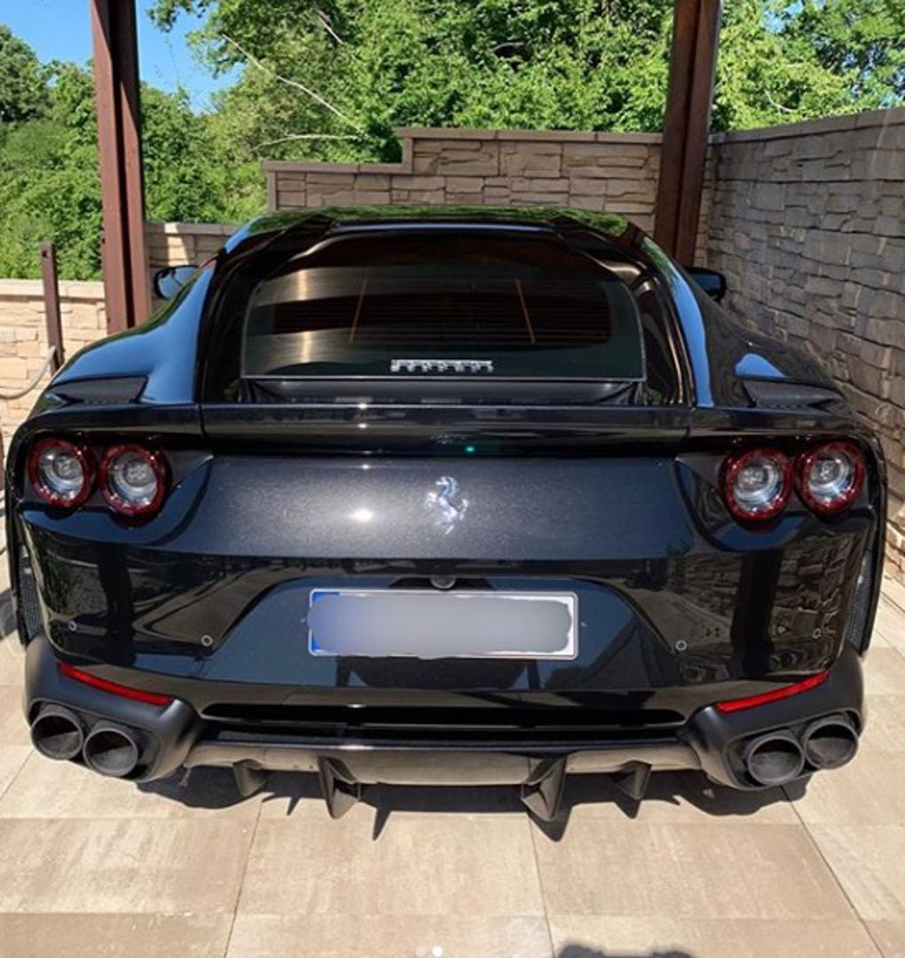 "Kupio sam Ferrari prije 30. rođendana", napisao je Lovren na Instagramu
