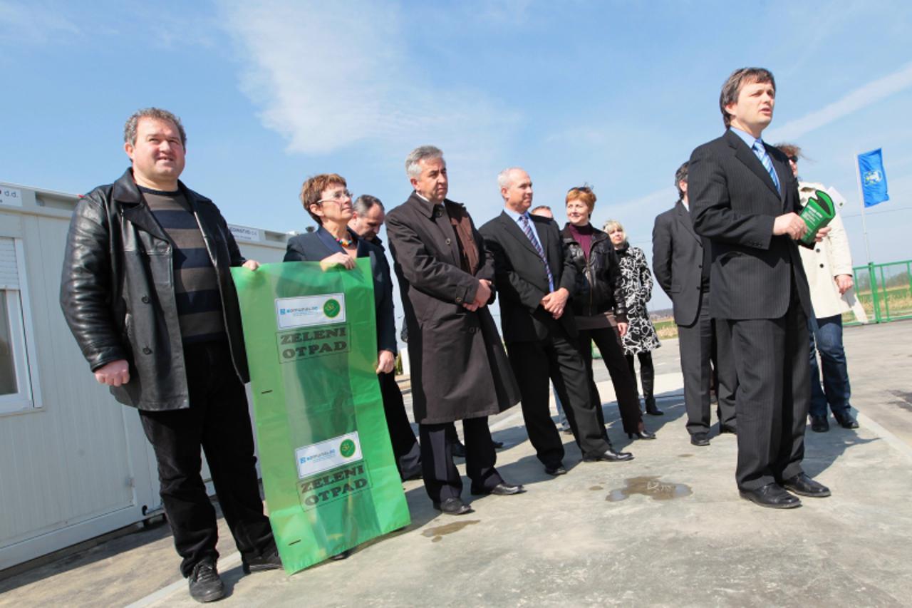'22.03.2011., Koprivnica - Pustanje u rad 1,5 milijuna kuna vrijednog kompostista za zbrinjavanje biljnog, gradjevinskog i drugih vrsta otpada. Photo: Marijan Susenj/PIXSELL'