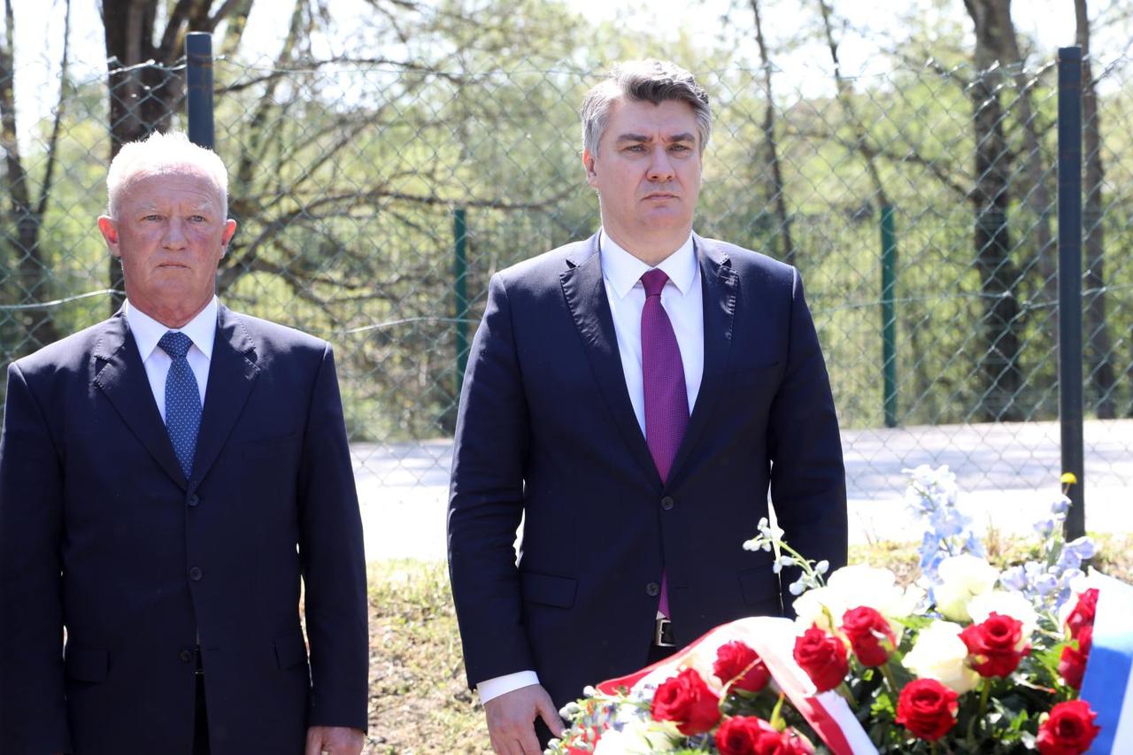 Milanović položio vijenac na romsko groblje