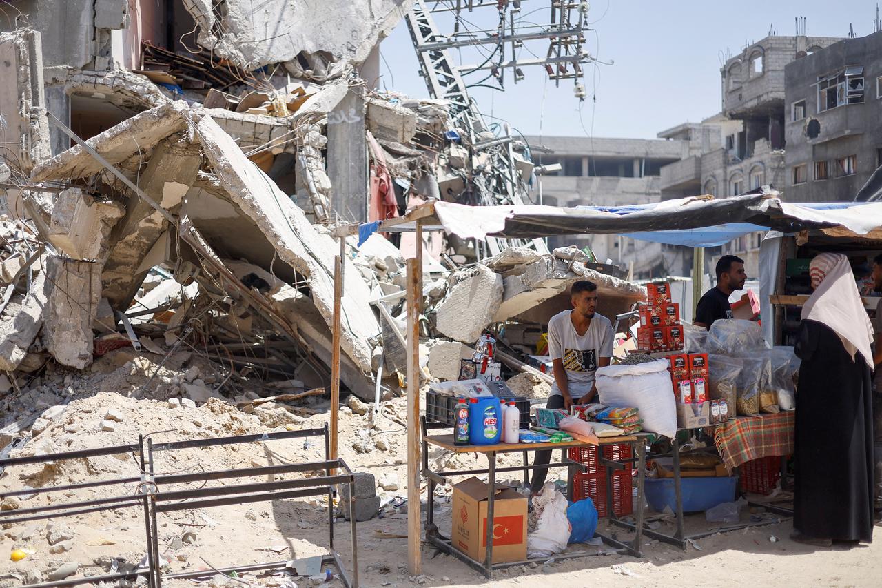 Aftermath of an Israeli strike, in Khan Younis