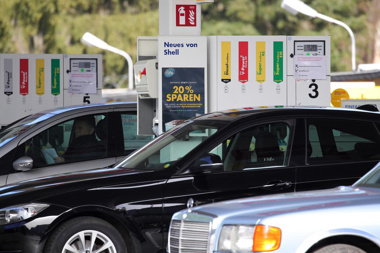 GERMANY-FRANKFURT-GAS-PRICES-SURGE
