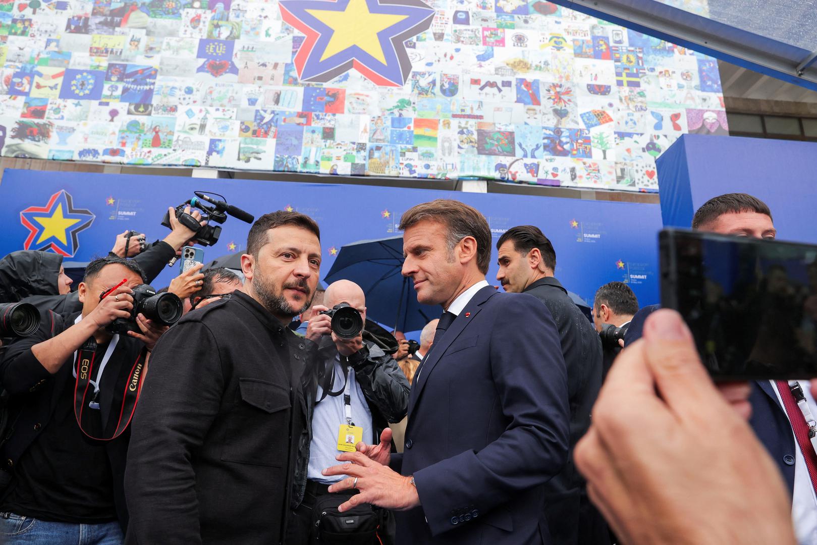 Snimio je brojne selfije, a srdačno su ga dočekali i europski vođe