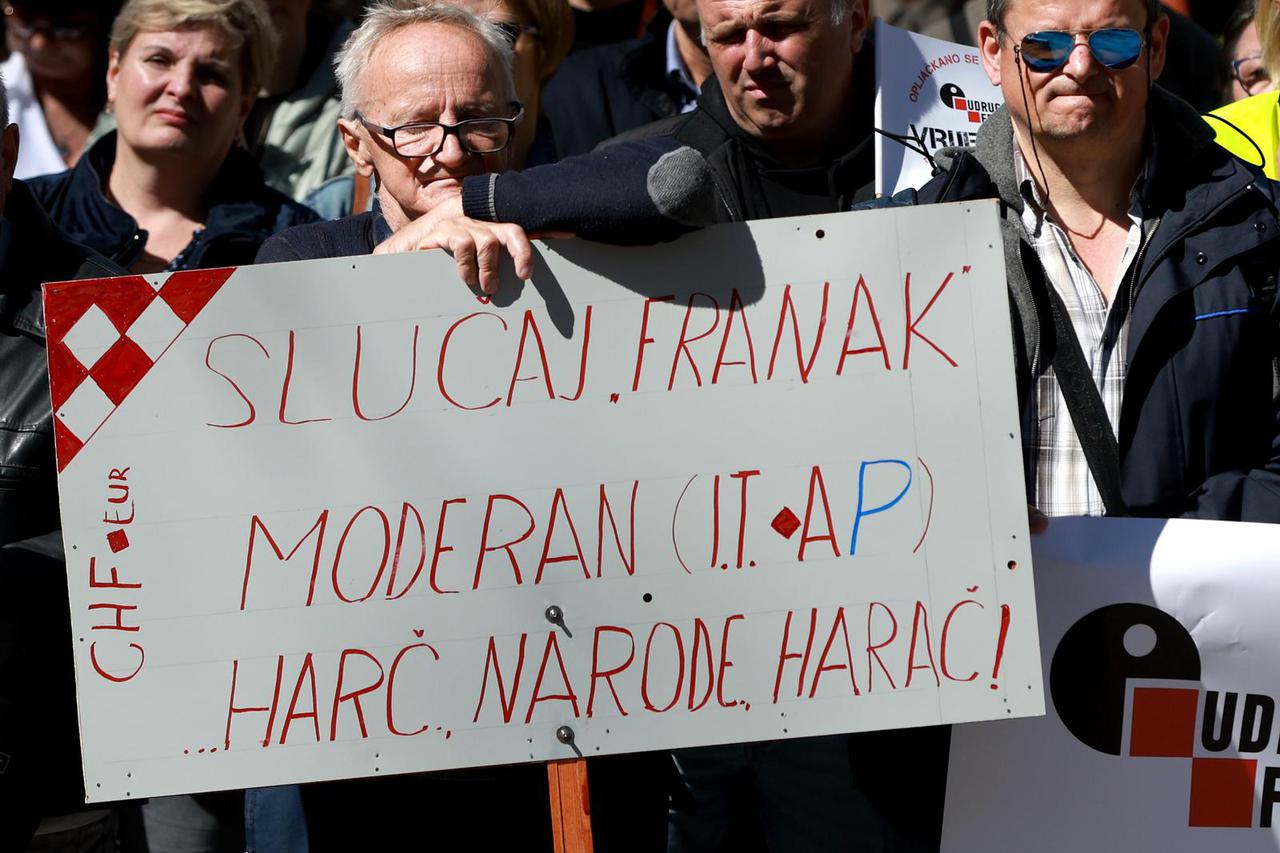 Zagreb: Udruga Franak traži zakon o povratu prepla?enih kamata