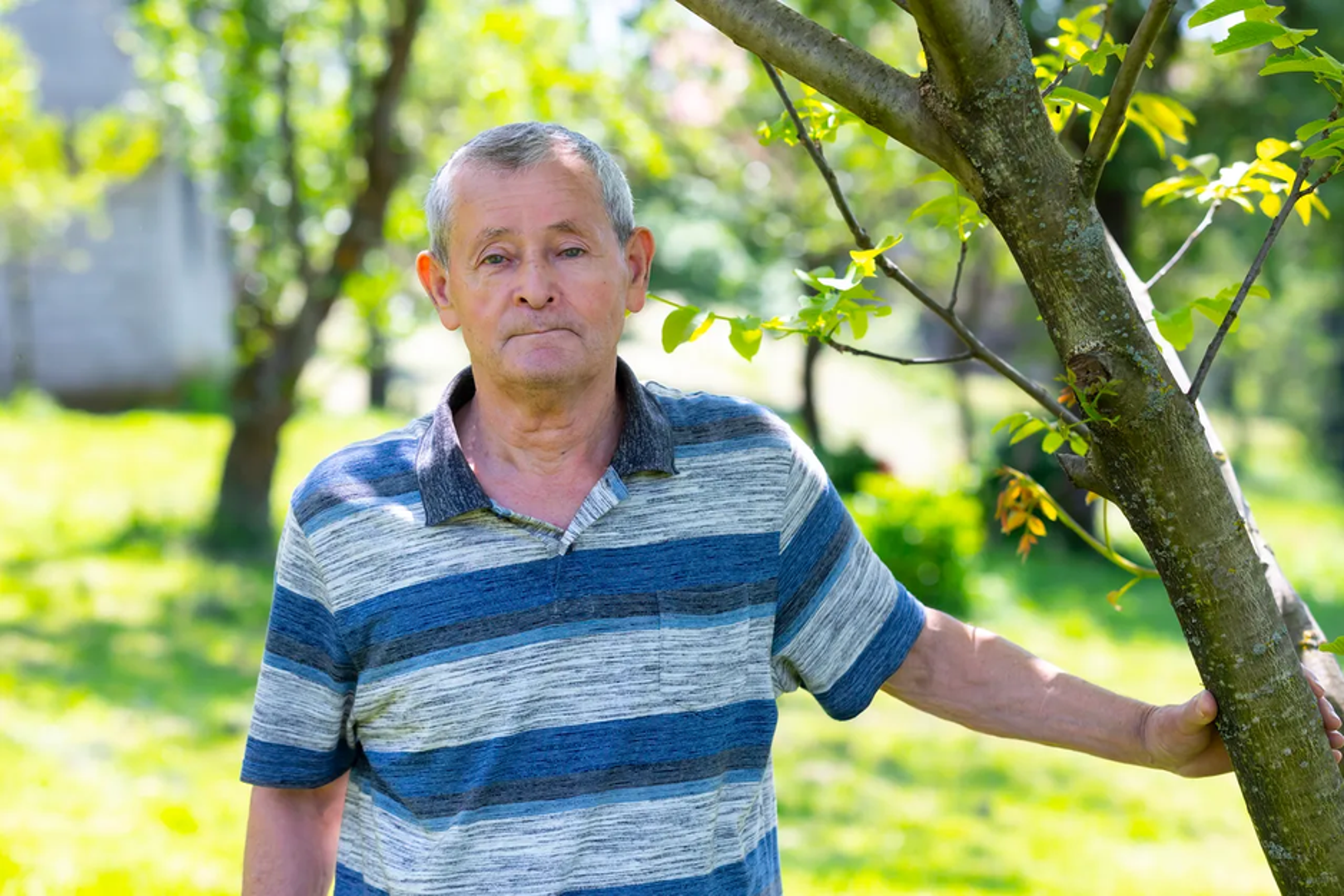 Stjepan Runtas (67)  je umirovljenik koji stiže iz Samobora. Na svom imanju ima velike njive, kokoši i vrt o kojima se brine. Iza njega je brak od 43 godine, a nakon smrti supruge najveća podrška su mu djeca i unuci. 