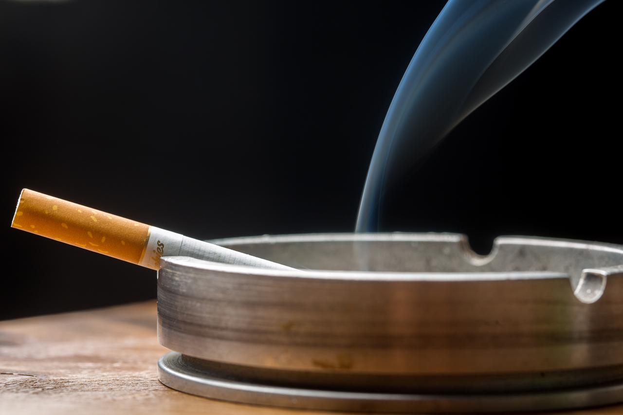 Cigareta u pepeljari