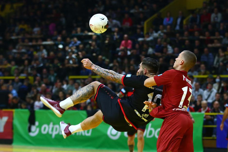 Split: Polufinalna utamica malonogometnog turnira "Četiri kafića", Vivas - Antique