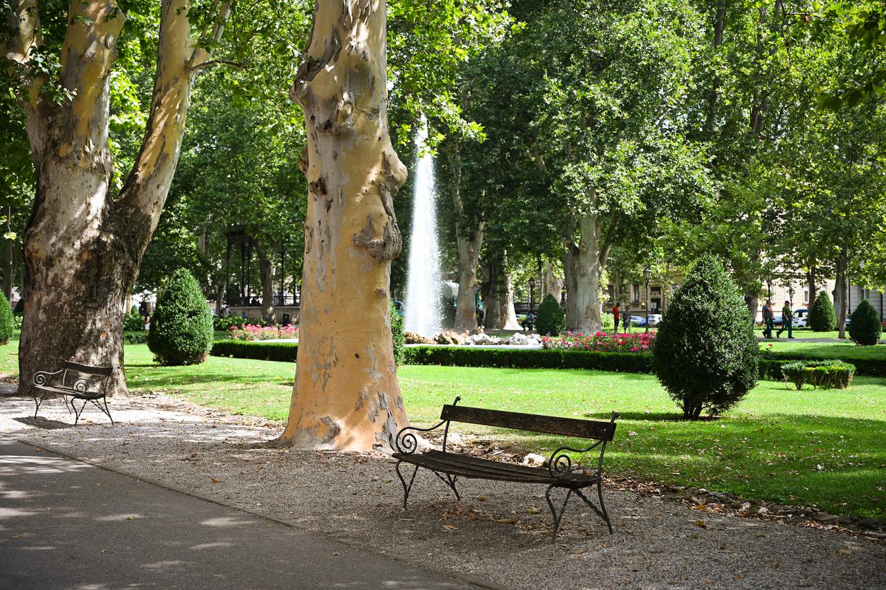 Zagreb: Park Zrinjevac neobično je prazan 