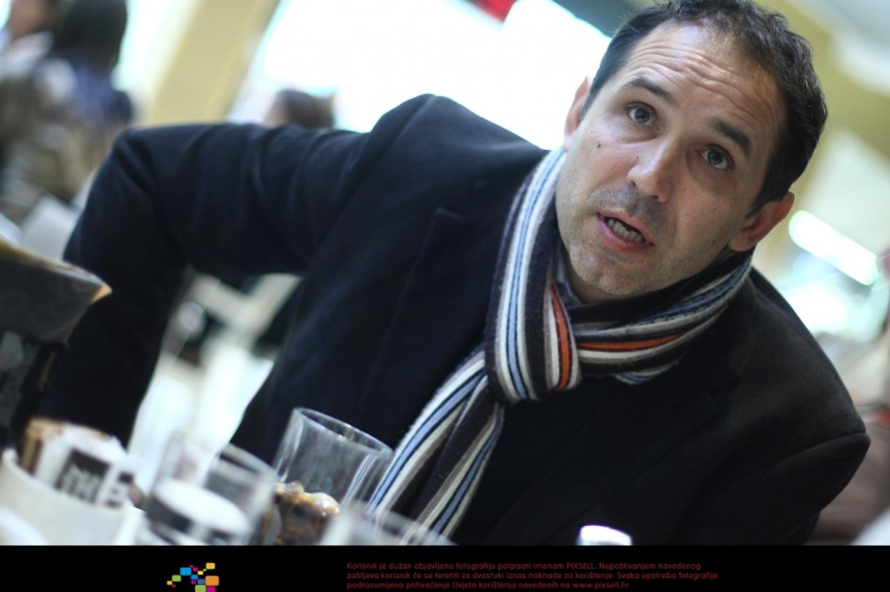 '02.02.2011., Zagreb - Drazen Ladic, bivsi vratar hrvatske nogometne reprezentacije i bivsi izbornik U-21 nogometne reprezentacije, govori o ulaganjima u golf-igralista na istarskoj Marleri.  Photo: D