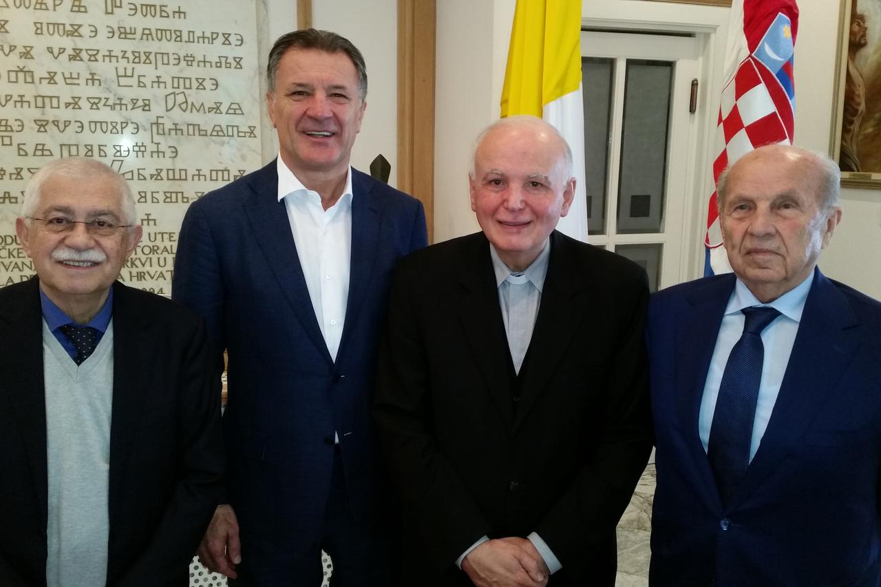 Dinamovci kod nuncija