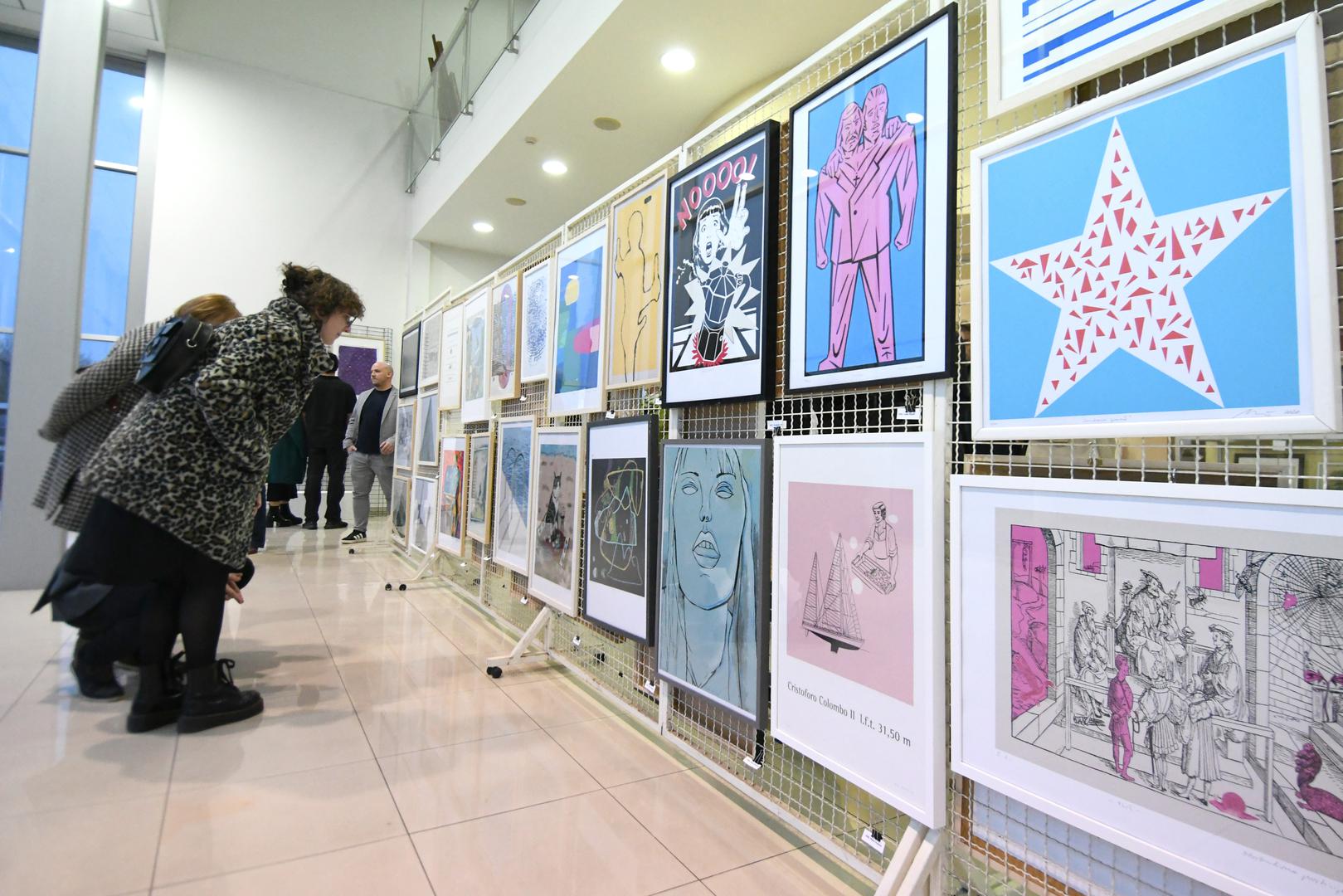 Dio predstavljene zbirke čine djela suvremenih autora, s naglaskom na umjetnike Podravskog kruga. Iako avangarda nije zastupljena, autor je obećao da će ona biti posebno izložena drugom prilikom