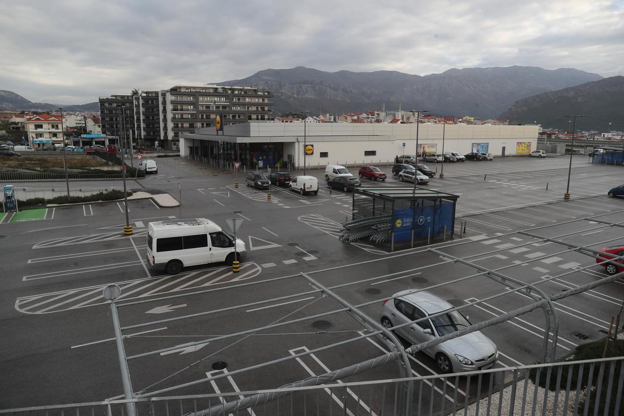 Zagreb: Parkirališta trgovačkih centara na dan bojkota trgovina 