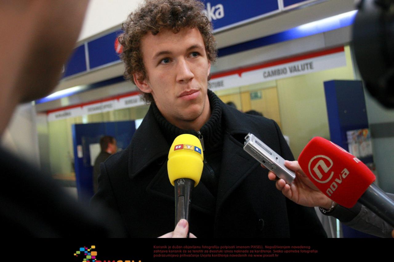 \'20.10.2010., Hrvatska, Zagreb - Nogometasi Club Bruggea danas su sletjeli u zracnu luku Zagreb.Ivan Perisic Photo: Igor Kralj/PIXSELL\'
