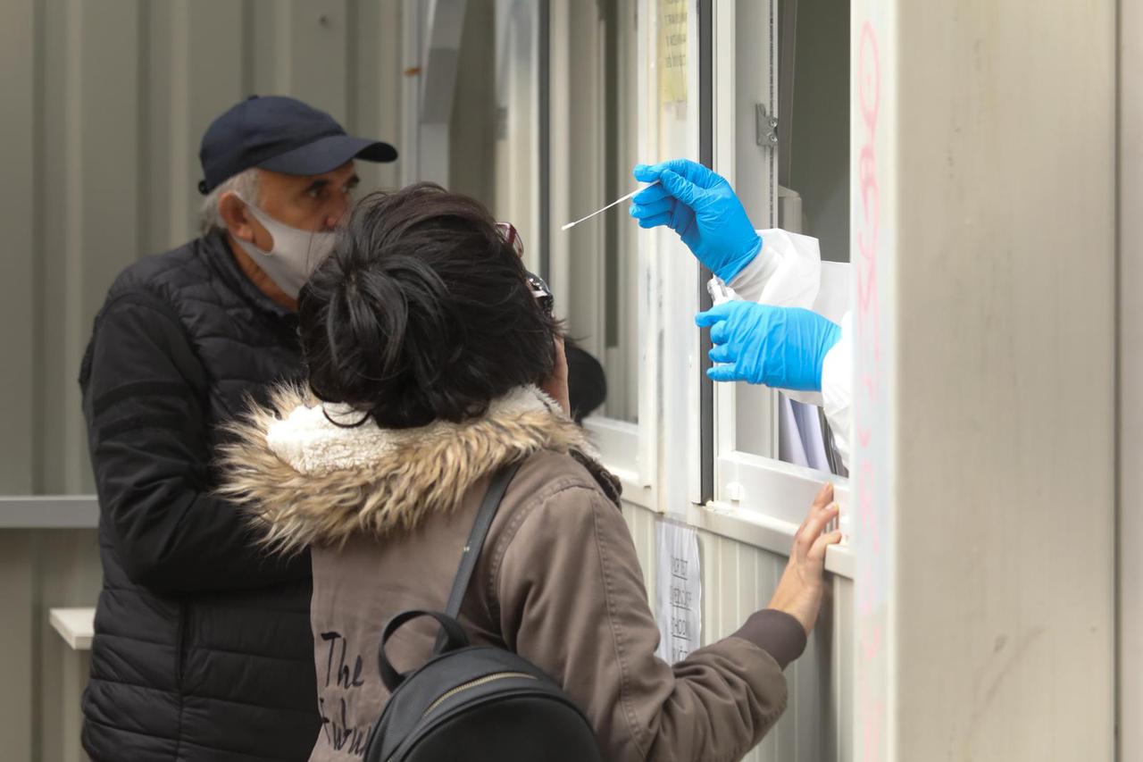 Osijek: Stvaraju se gužve za testiranja na koronavirus