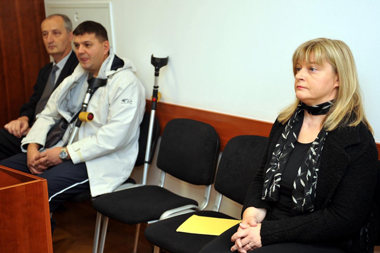 '06.09.2010., Opcinski kazneni sud u Zagrebu, Ilica, Zagreb - Okrivljena Bernardina Petrovic i satnik Marko Pavkovic na rocistu zbog izazivanja prometne nesrece kada je pod utjecajem alkohola okrivlje
