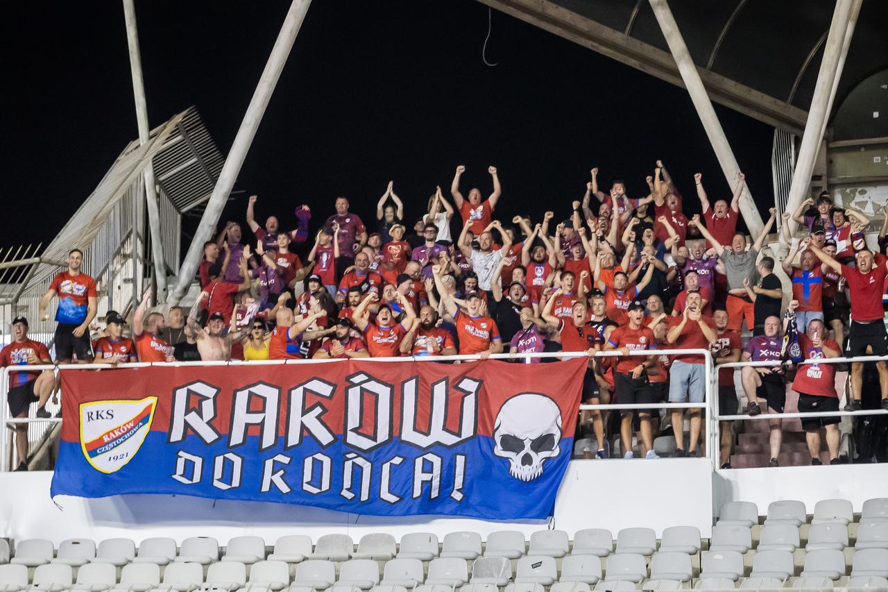 Navijači na utakmici Hajduka i Rakova u play-offu za ulazak u UEFA Konferencijsku ligu