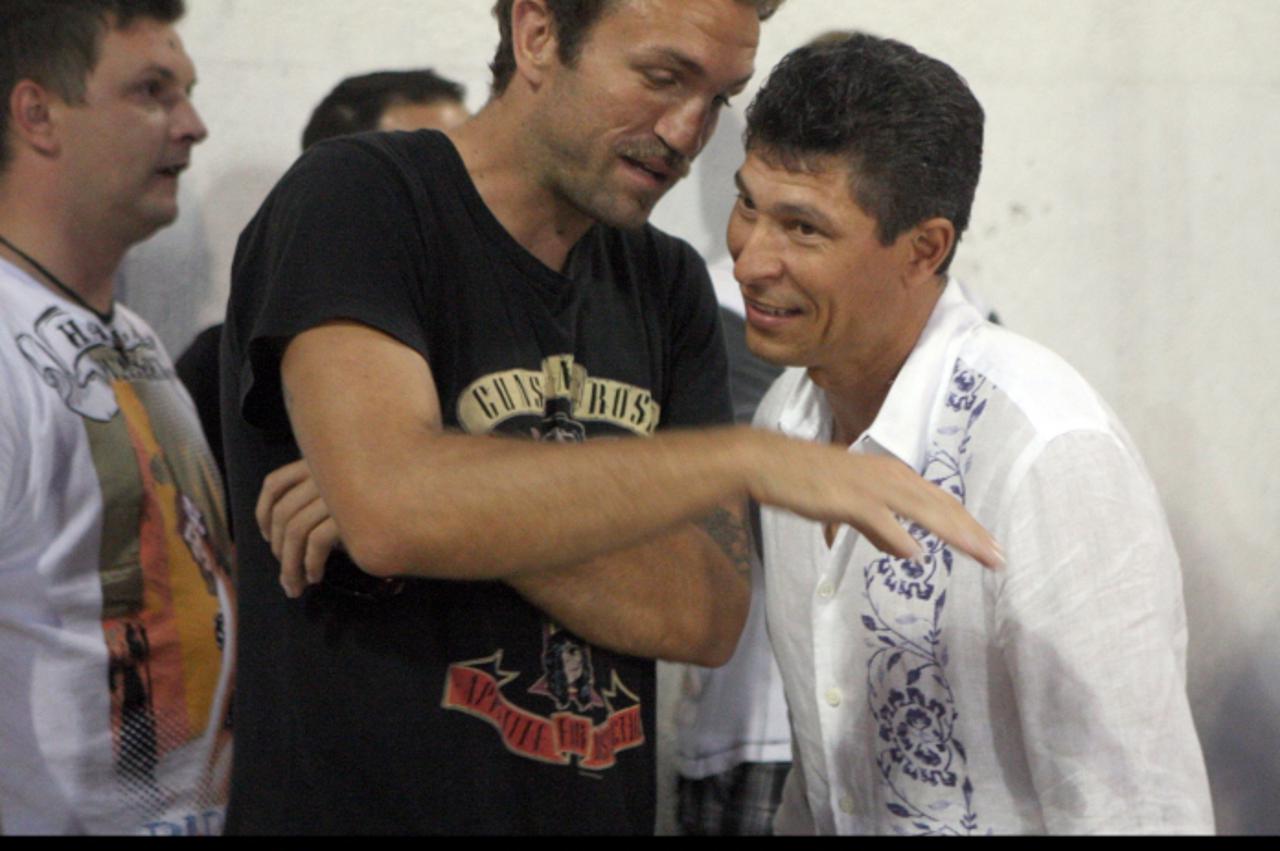 '30.06.2011., Split - Trener Balakov pogotkom iz kaznenog udarca donio pobjedu ekipi Hajduk.hr-a protiv ekipe Radunica bez zvijezda. Jaka kisa nije sprijecila nastup hajdukovih zvijezda i omoguzila gl