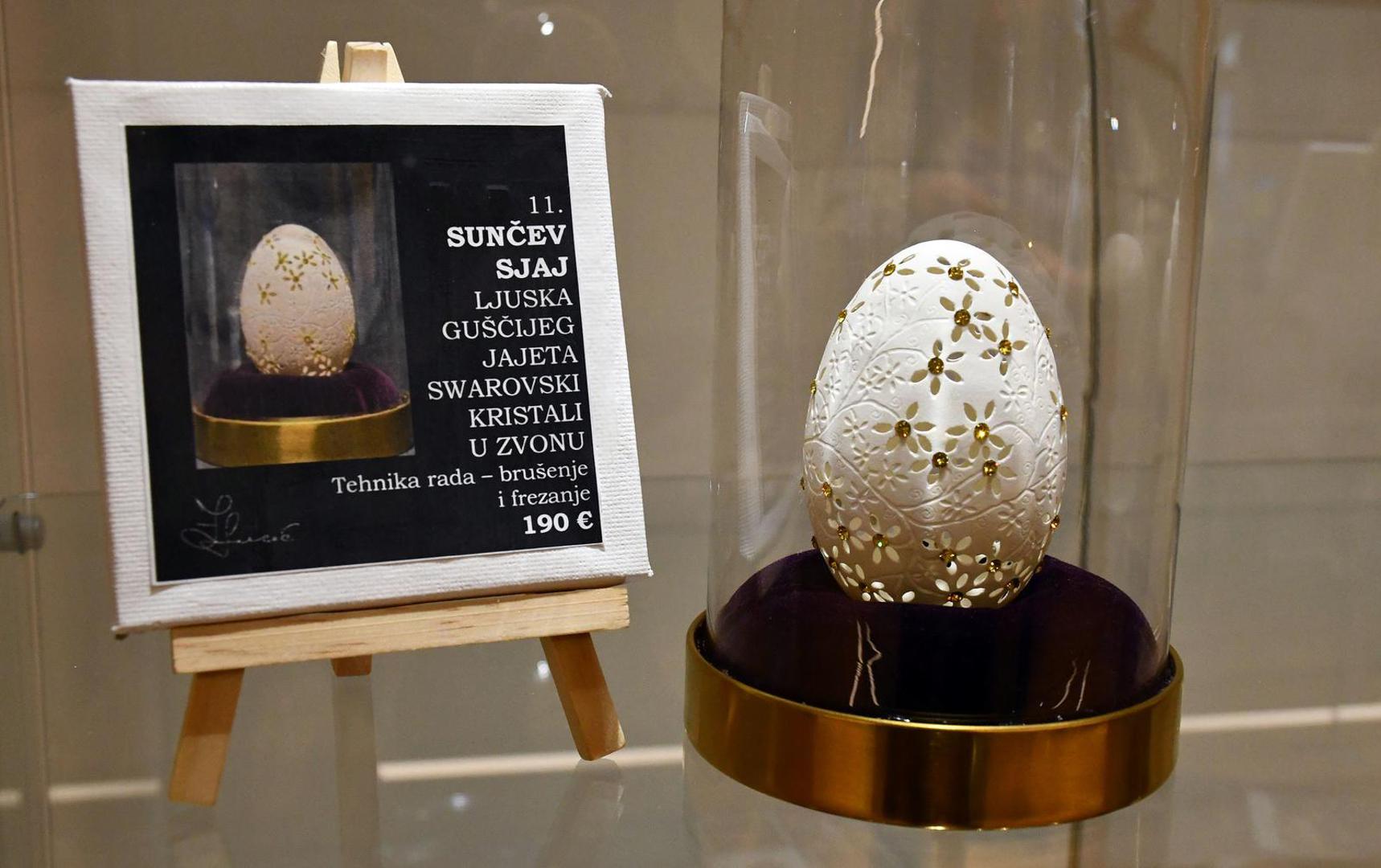 03.04.2025., Pozega: U Muzeju grada Požege otvorenje izlozbe jedinstvenih umjetnickih dijela pod nazivom "Umjetnine od ljuski jaja" autora Zorana Lucica. Izlozba je humanitarnog karaktera. Photo: Ivica Galovic/PIXSELL