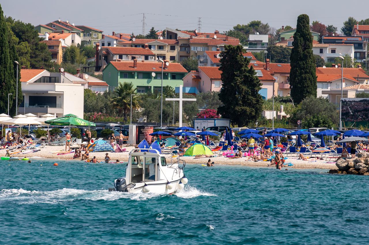 Fažanska luka puna je turista