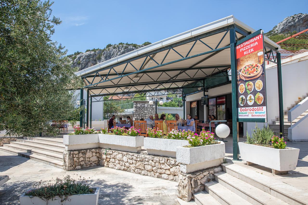 Restoran pizzeria Klek, Trg palmi 4, Klek
