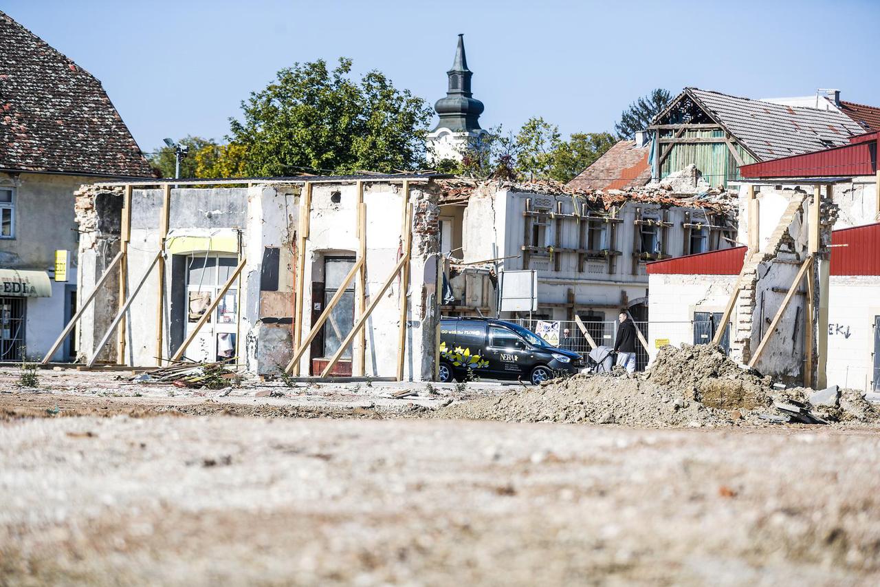 Život u Petrinji deset mjeseci nakon potresa