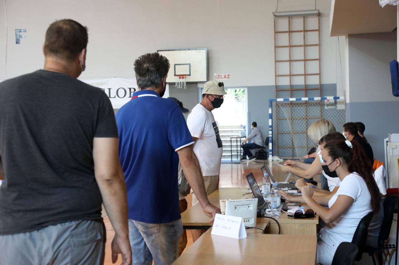 Šibenik: Slabi odaziv građana na cijepljenje protiv koronavirusa