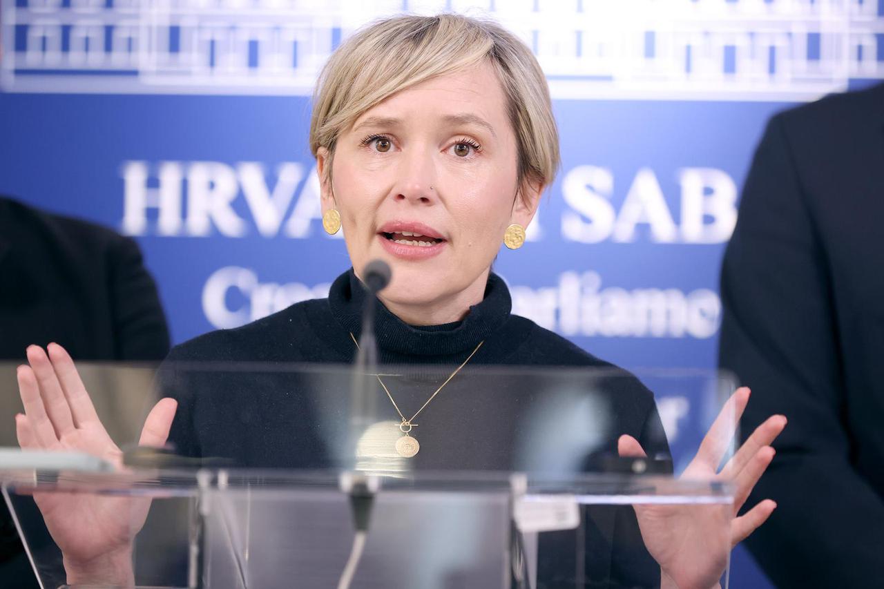 Zagreb: Ivana Kekin o istražnom povjerenstvu o femicidima
