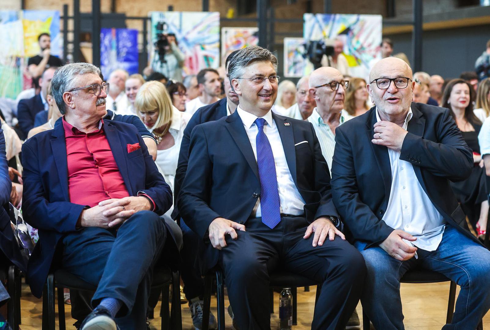 Premijer se nakon operacije srca očito odlučio više posvetiti svome zdravlju te nije otkrio na kakvom je sada režimu, a poznato je i da se 2019. godine posvetio sebi te je tada kilograme izgubio zahvaljujući 'mandarinskoj dijeti'.   