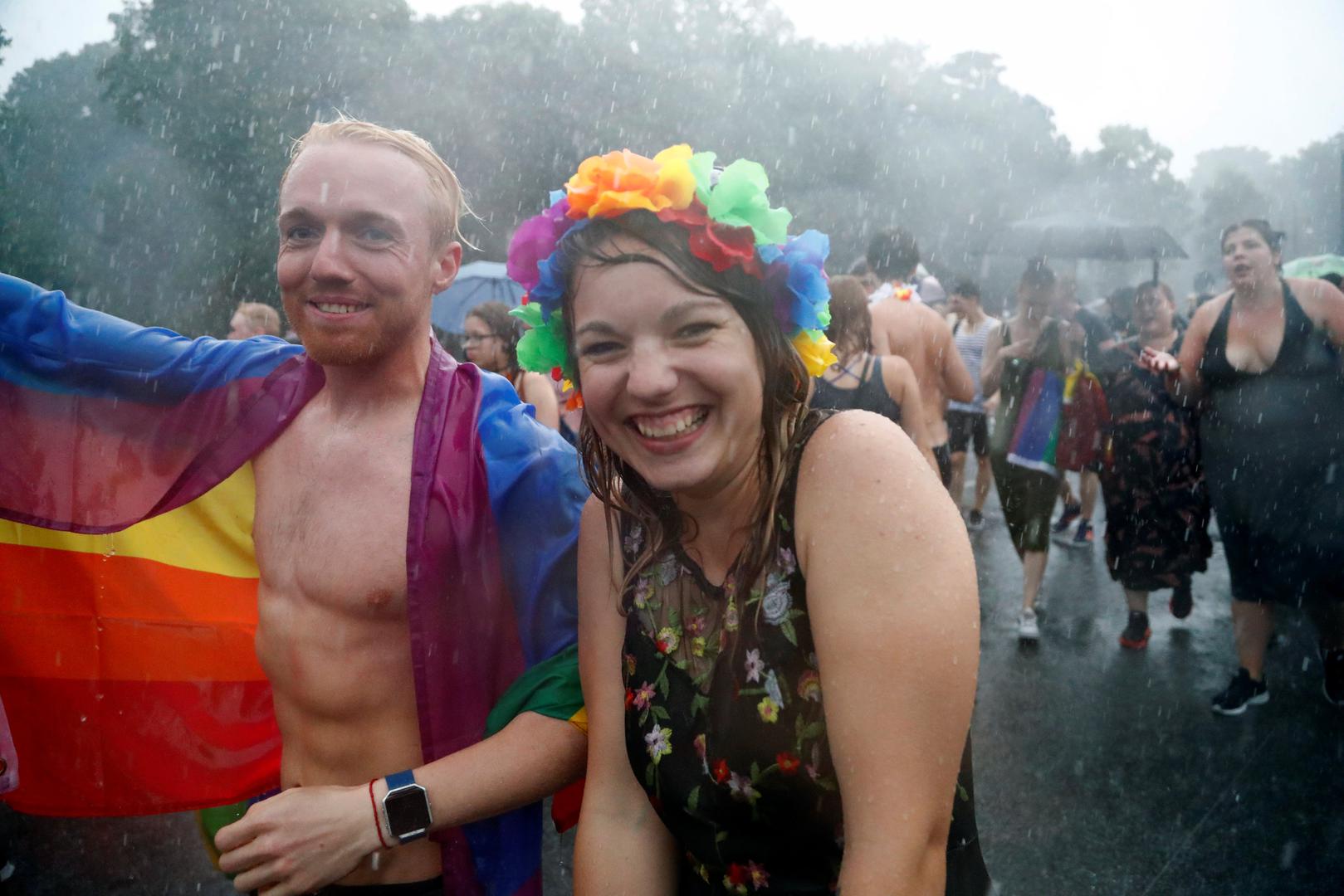 "Legalizacija istospolnih brakova u Njemačkoj korak je u pravom smjeru, no treba napraviti još puno toga", kazao je jedan od sudionika Gay Pridea.