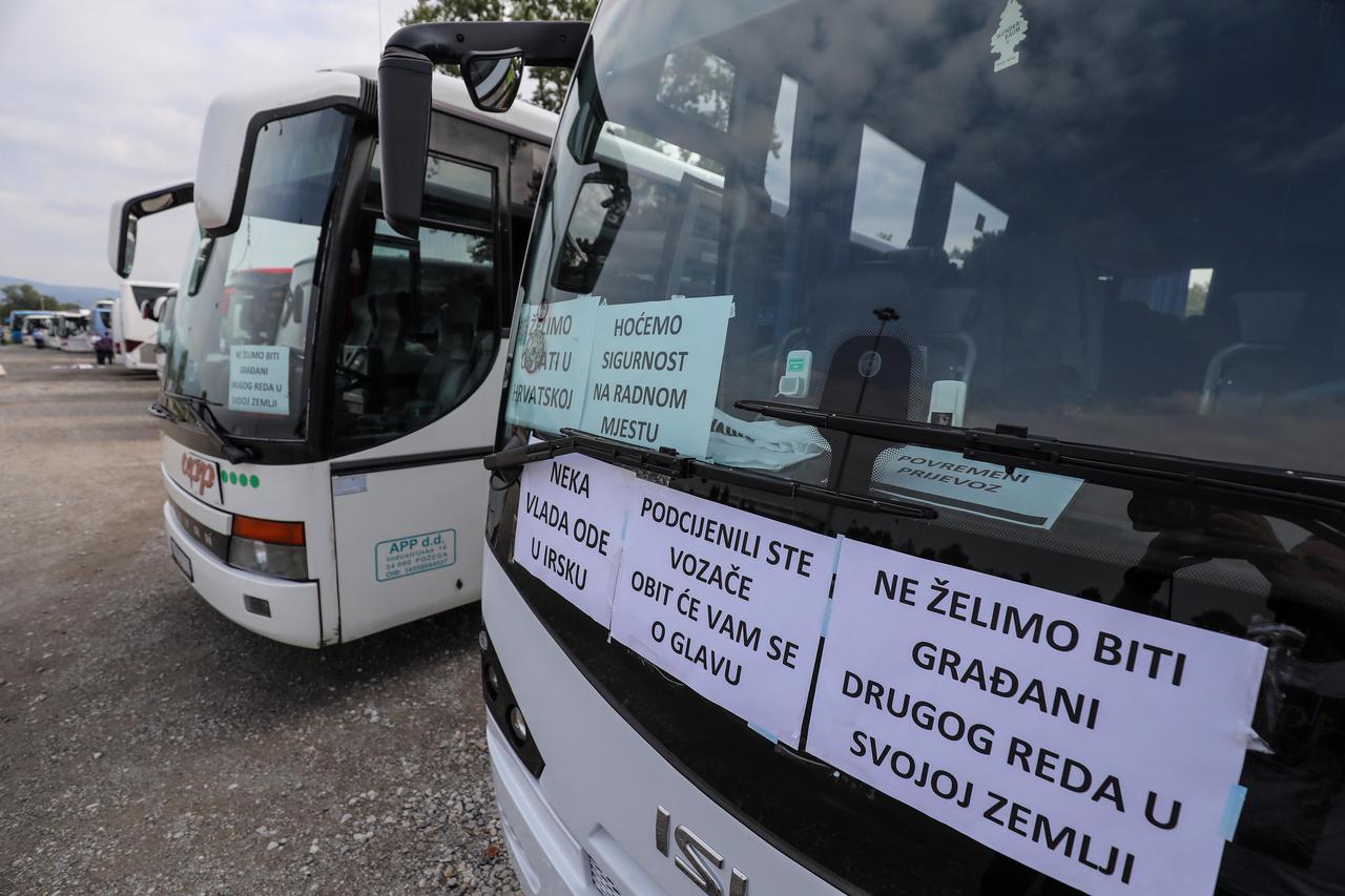 Prosvjedna vožnja autobusima od Velesajma do Ministarstva mora, prometa i infrastrukture