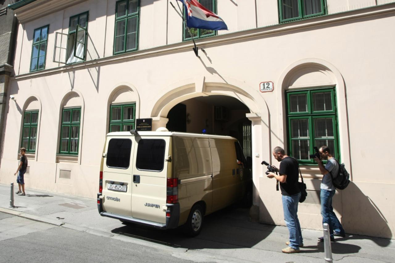 '11.08.2010. Zagreb, Hrvatska - Vlasnica tvrtke FIMI media, Nevenka Jurak, dovezena je jutros na Zupanijski sud gdje joj je odredjen pritvor. Nevenku Jurak sumnjici se da je sklapala stetne ugovore sa