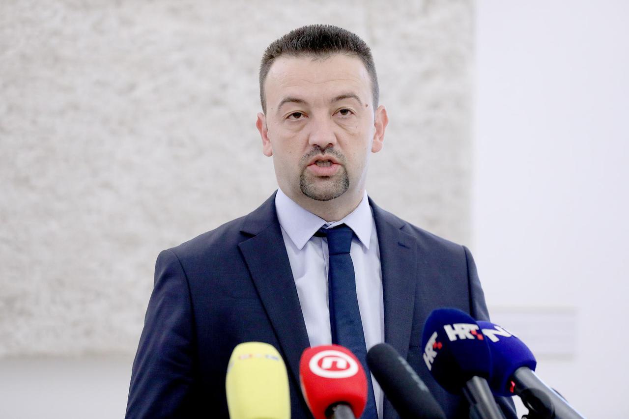 Zagreb: Marijan Pavliček  komentirao aktualne teme