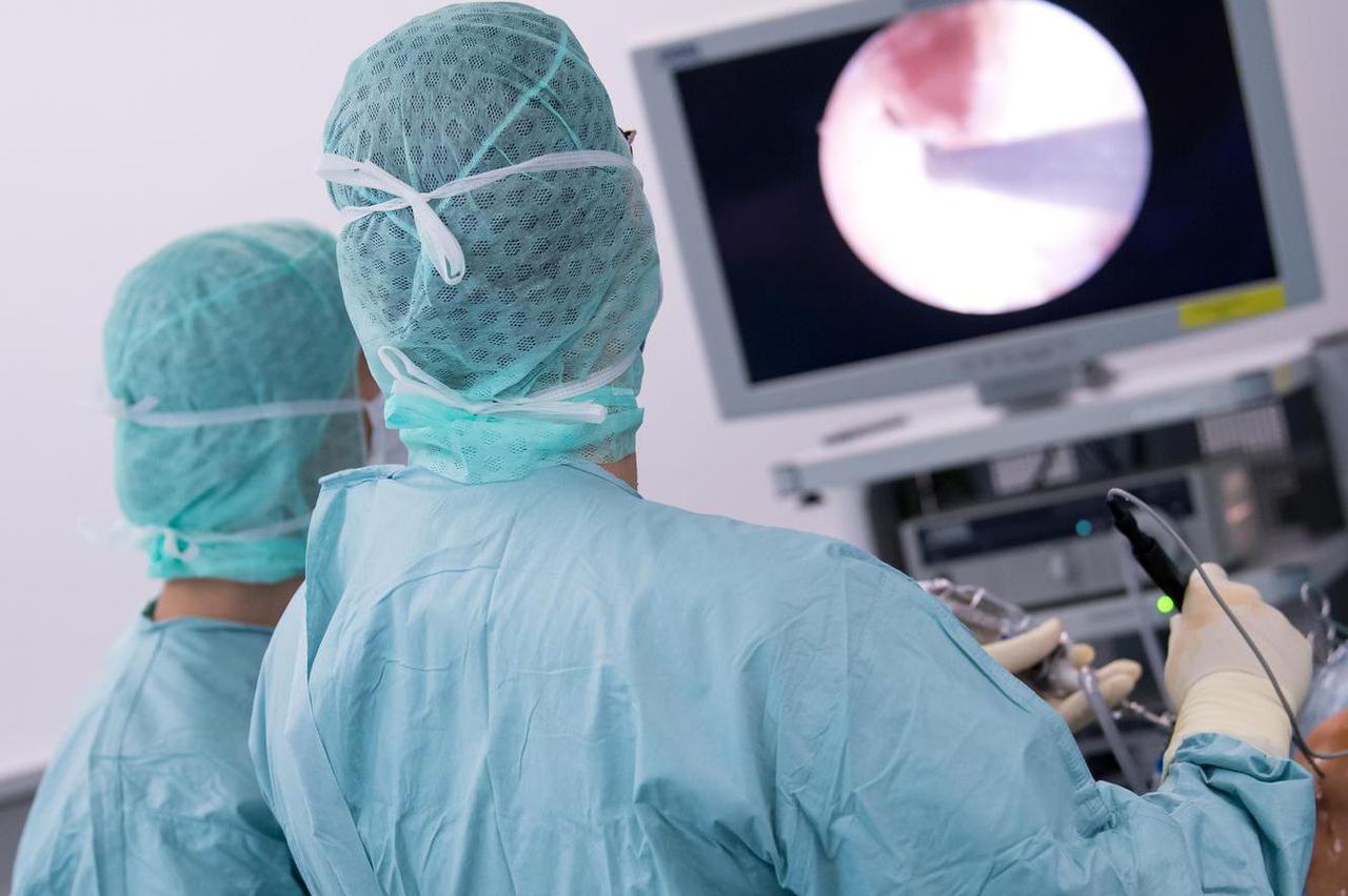 Operacija koljena,  križni ligament
