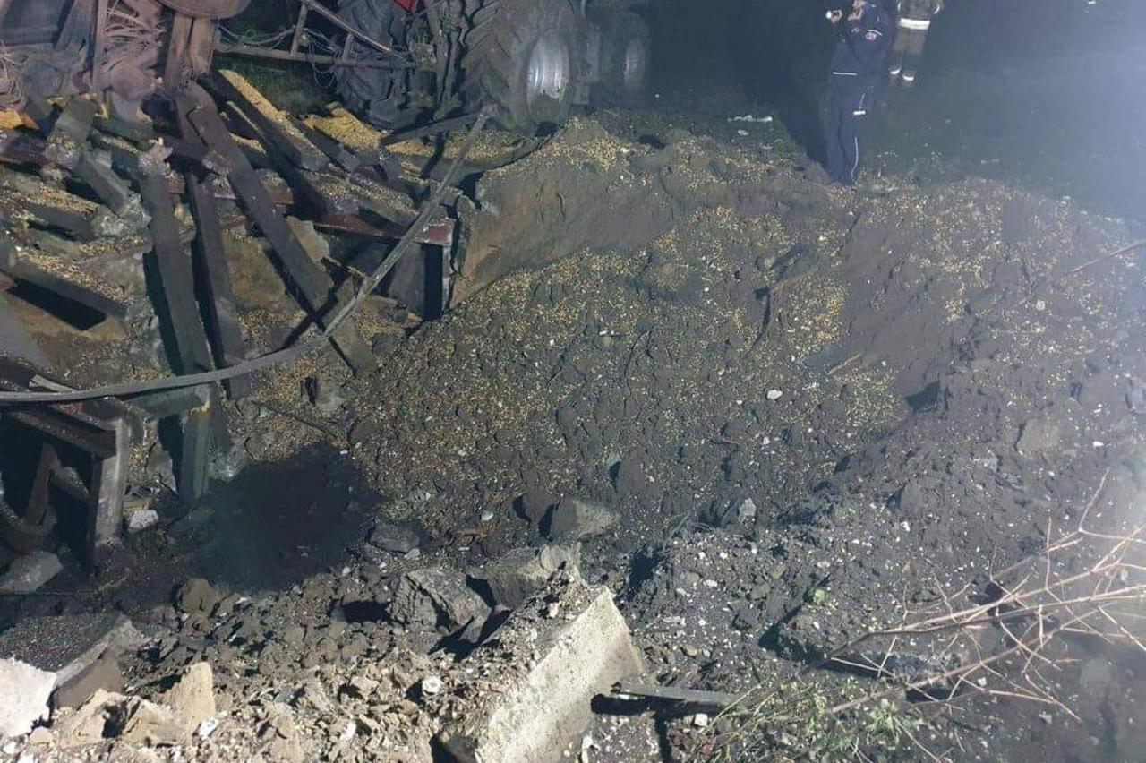 Explosion kills two at Polish grain facility