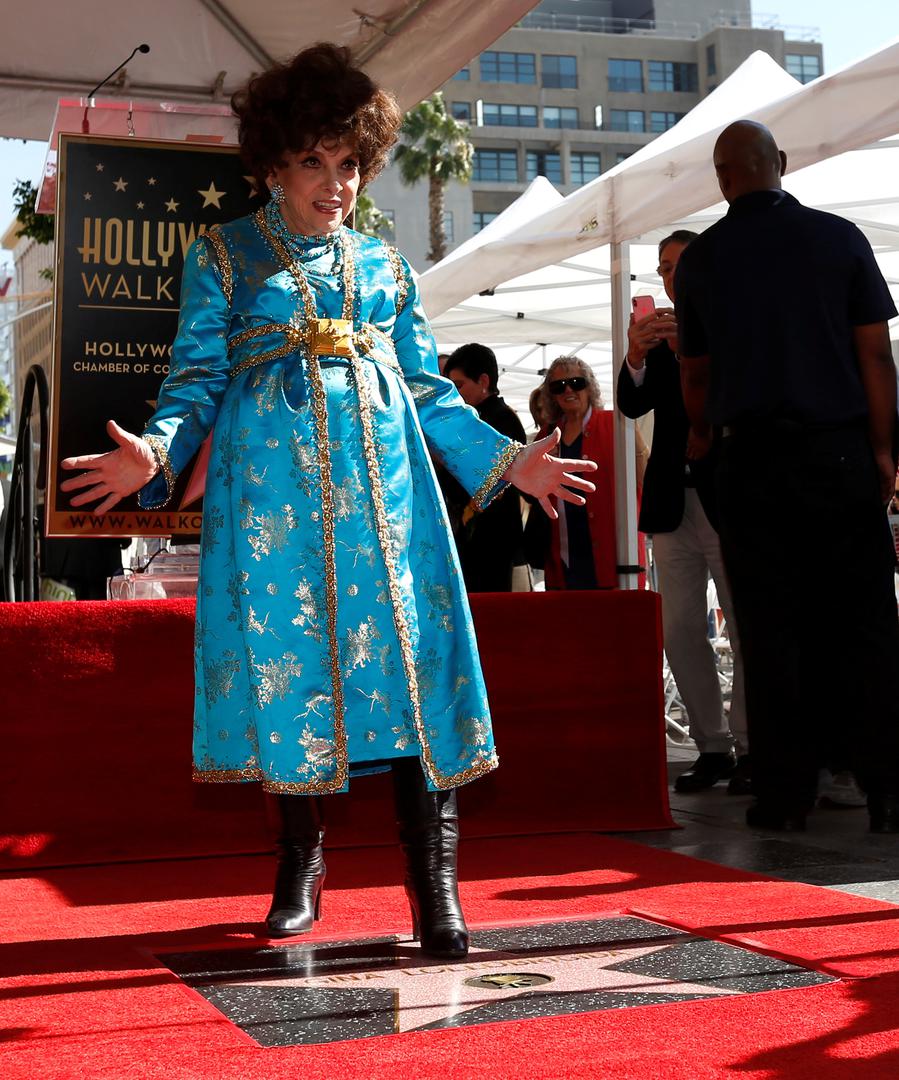 Iako je do tada već sudjelovala na brojnim natjecanjima fotoamatera, strast za fotografijom dobila je takve razmjere da joj je postala glavna aktivnost.