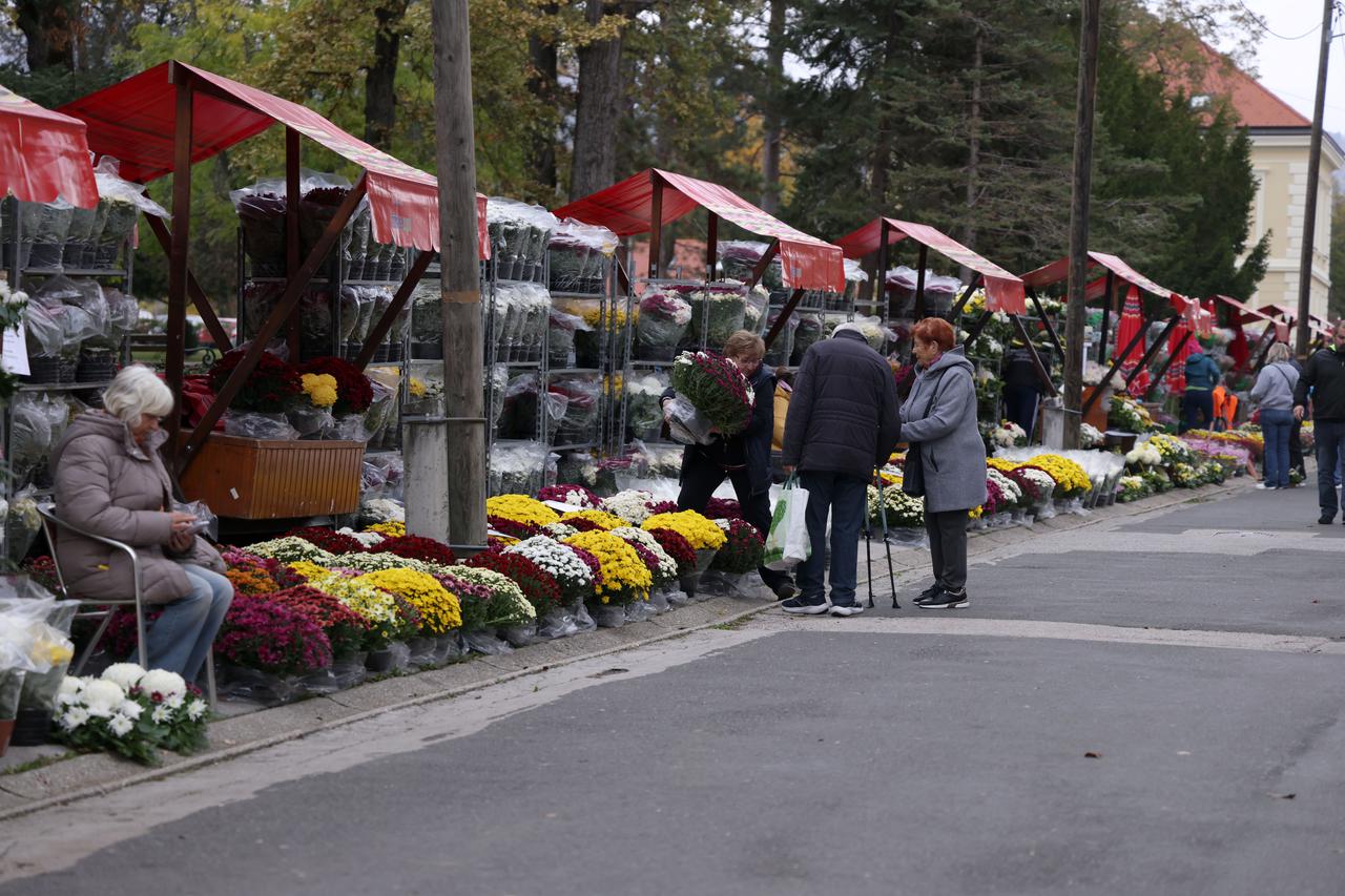 Zagreb: Mirogoj uoči Svih Svetih i Dušnog Dana
