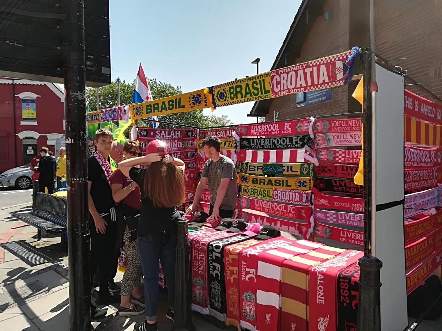 Hrvatskih navijača nema puno, ali su došli sa svih strana Europe