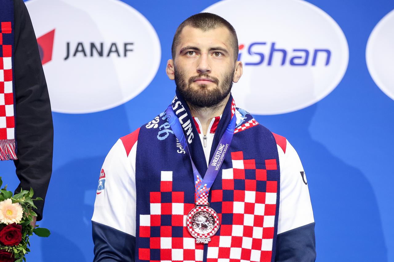 Zagreb: Dodjela medalja pobjednicima u kategoriji 82kg na Svjetskom prvenstvu u hrvanju